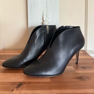 Vince Camuto Black Leather Pointed Toe Ankle Booties